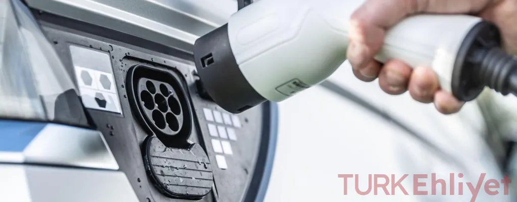Türkiye, Körfez Ülkeleri ve Avrupa’da Elektrikli Araç Şarj Maliyeti: Fiyatlar ve Şarj Altyapısı Karşılaştırması