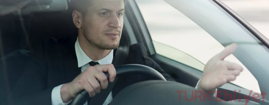 رخصة "السائق المبتدئ" (Aday Sürücü) في تركيا 2026: أخطاء بسيطة تسحب رخصتك للأبد