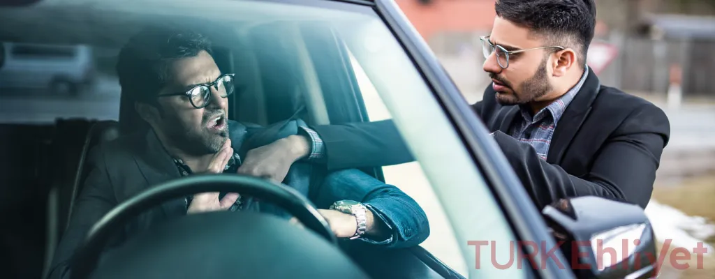 2026 Trafik Magandalığı Yasası: Araçtan İnen Sürücüye 180.000 TL Ceza!