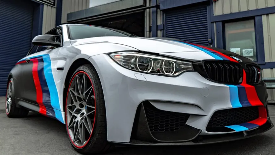 تغيير لون السيارة بالتجليد (Kaplama) في 2026: هل يجب تعديل الرخصة؟ وكم التكلفة؟