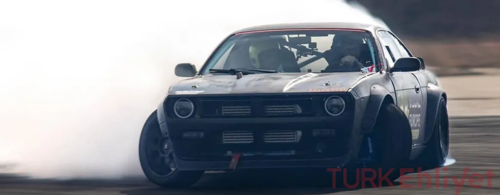 عقوبة "التفحيط" (Drift) في 2026: غرامة 46,000 ليرة وسحب الرخصة فوراً!