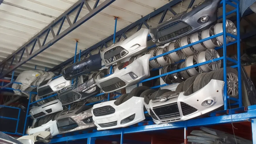 أسواق قطع الغيار المستعملة (Çıkma Parça) في إسطنبول: كيف تجد كنزاً في "Bostancı" أو "İkitelli"؟