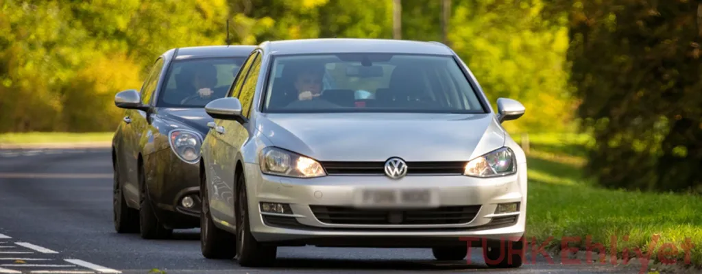 أهمية مسافة الأمان أثناء القيادة داخل المدن