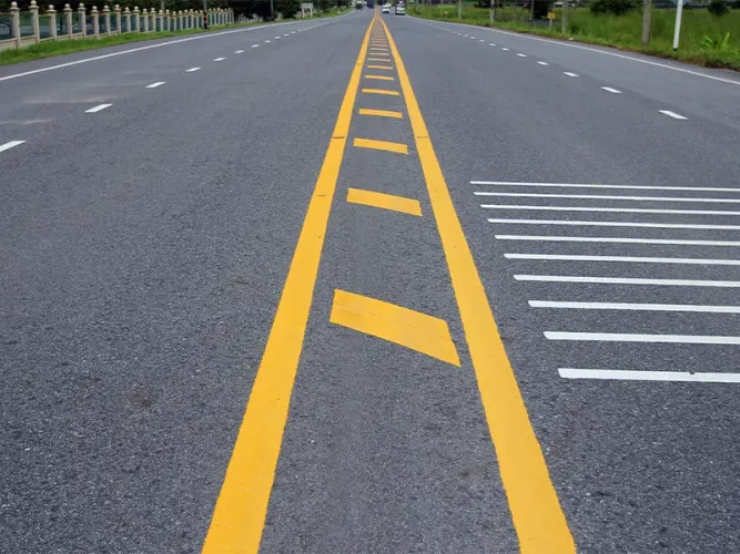 الخطوط على الطريق: أنواعها ومعانيها وأهميتها للسائقين