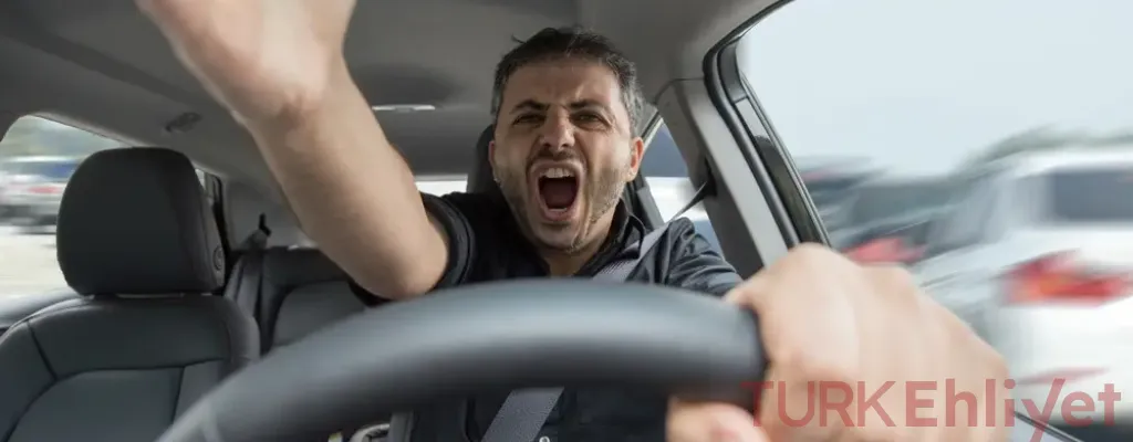 Türkiye’de Agresif Sürücülerle Nasıl Başa Çıkılır? Akıllı ve Sakin Taktikler
