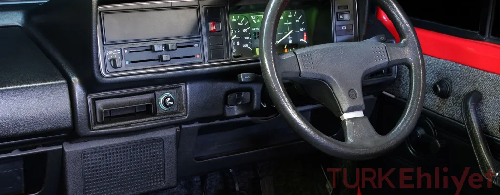 Teknolojiyle Birlikte Arabalardan Kaybolan İlginç Şeyler… Hatırlıyor musun?