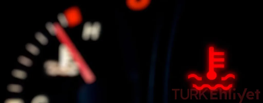 ماذا تفعل إذا ارتفعت حرارة محرك السيارة فجأة؟