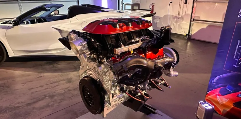عودة محركات V8 من جديد: حتى الصين تعيد التفكير في مستقبل السيارات الخارقة