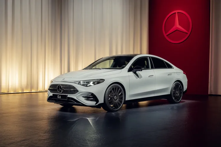 Mercedes CLA Hybrid 2026 Resmen Tanıtıldı: Daha Akıllı Teknolojiler ve Yeni Nesil Hibrit Sistem