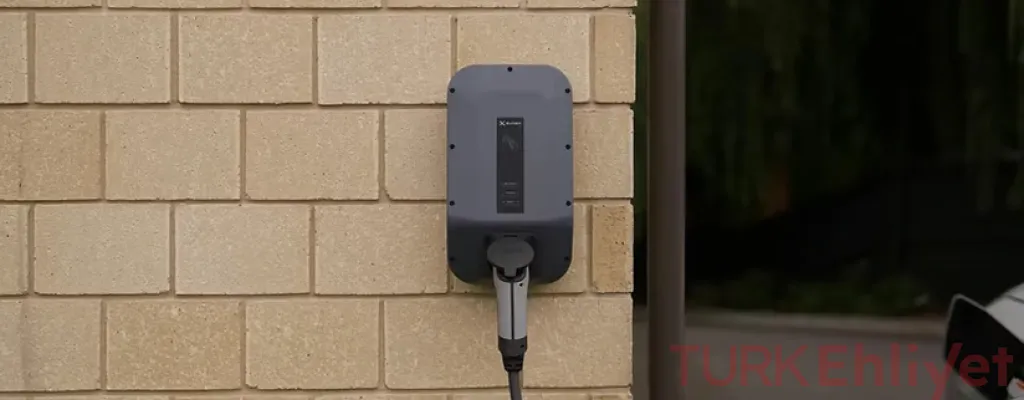 Ev Tipi Şarj Cihazı Elektrikli Aracın Bataryasını Neden Zarar Verebilir?