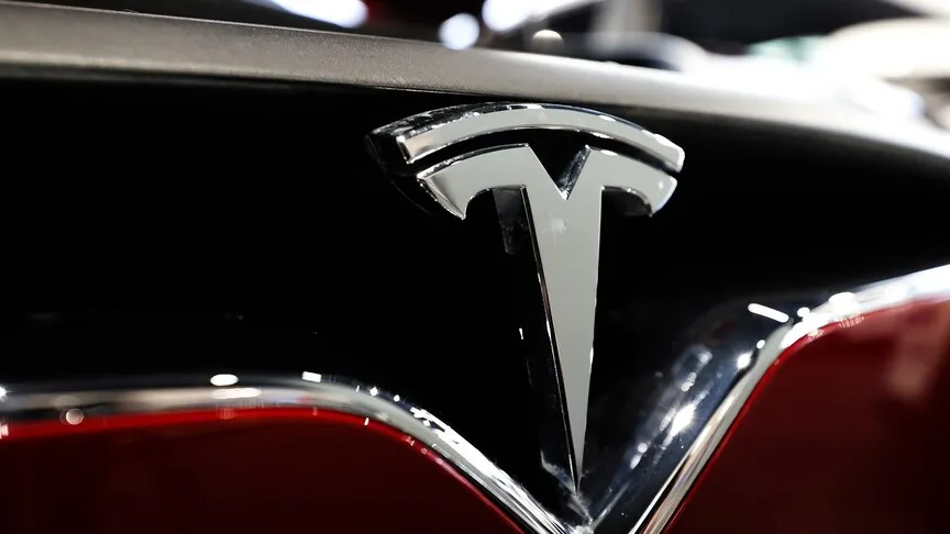Tesla ve Geleneksel Otomobil Üreticileri Arasındaki Rekabet Kritik Eşiğe Ulaştı
