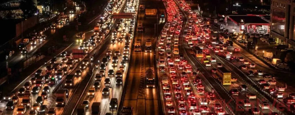 İstanbul’da Trafik Sorunu: Neden Sadece Yol Genişletmek Çözüm Değil?